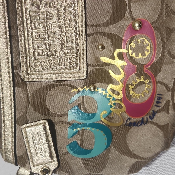 Coach Poppy Y2k Vintage C Logo Studded Wristet Classic Gold Pink And Blue Design - Picture 4 of 7